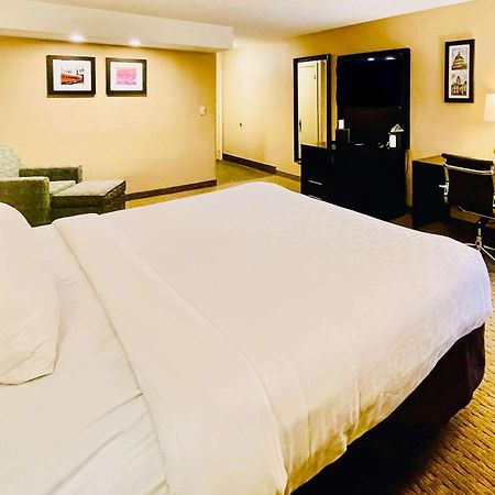 Clarion Inn & Suites Evansville Exteriér fotografie