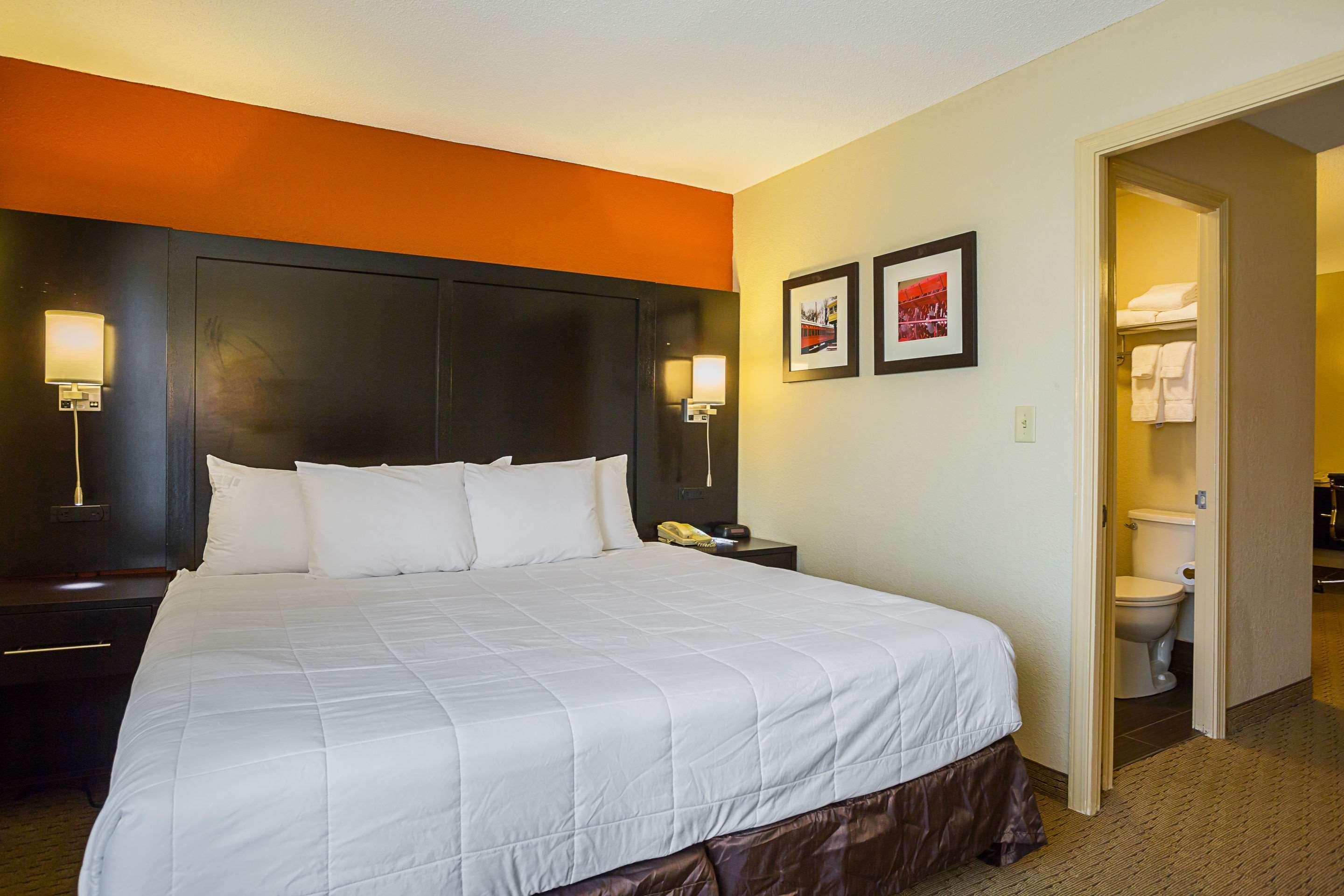 Clarion Inn & Suites Evansville Exteriér fotografie