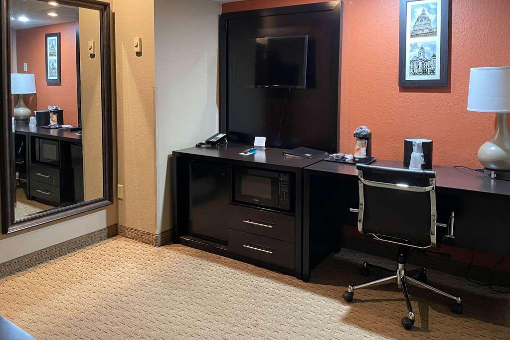 Clarion Inn & Suites Evansville Pokoj fotografie