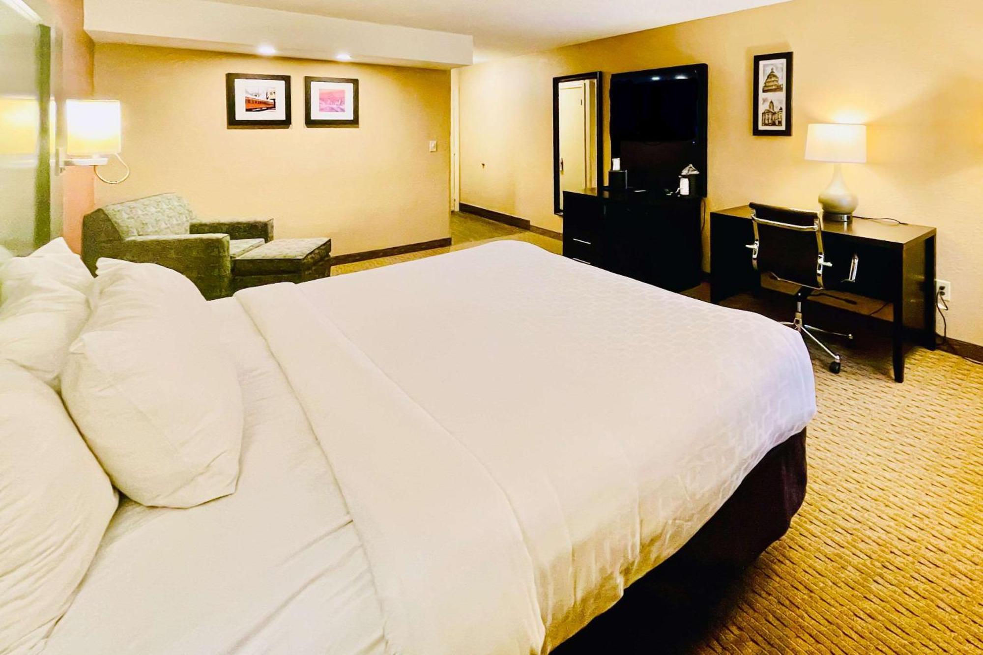 Clarion Inn & Suites Evansville Exteriér fotografie
